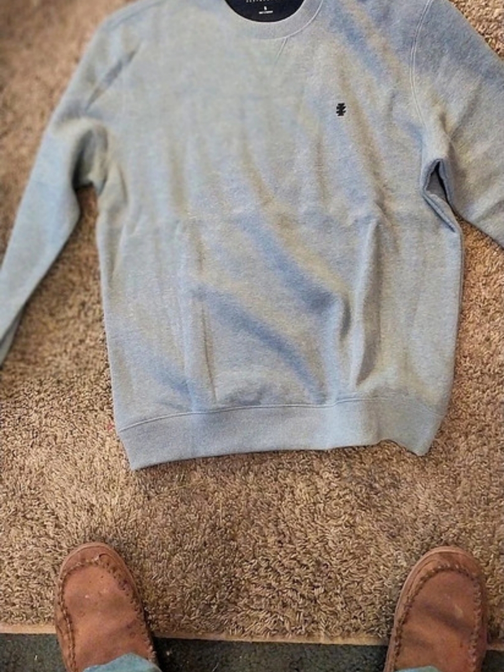 IZOD Advantage Performance Crewneck Fleece Pullover Sweatshirt Gray Crewneck